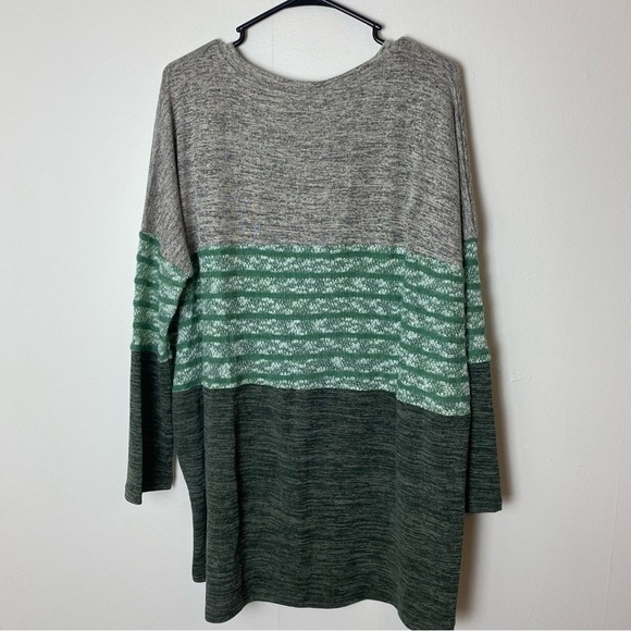 Umgee NWT Color Block Striped Front Knotted Hem Top - Picture 8 of 11